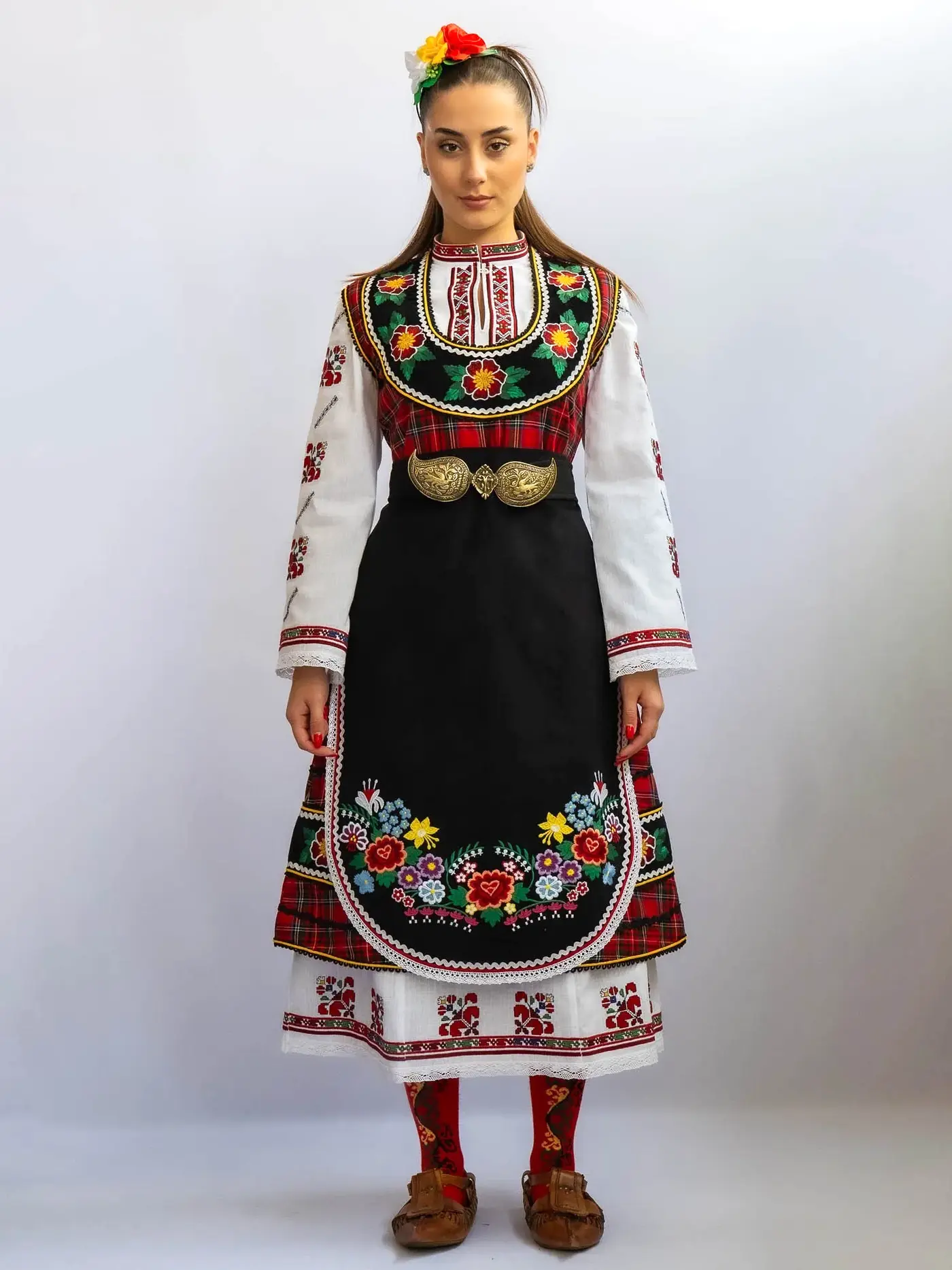 Тракийска народна носия — сукман каре, престилка с бродерия и пафта — ръчно изработено изделие от Чичо Митко шоу